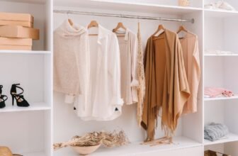 How Can I Build a Capsule Wardrobe?