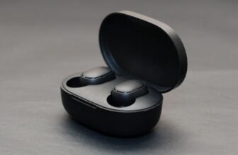 What Are the Top Features to Look for in Wireless Earbuds?